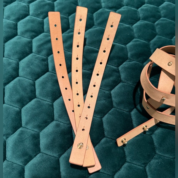 Bijoux Indiscrets Wide Belt and Restraints - Picture 3 of 11